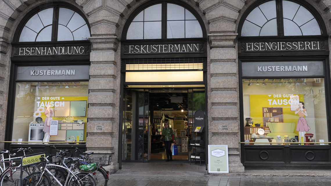 PVC-Figuren bei Kustermann in München