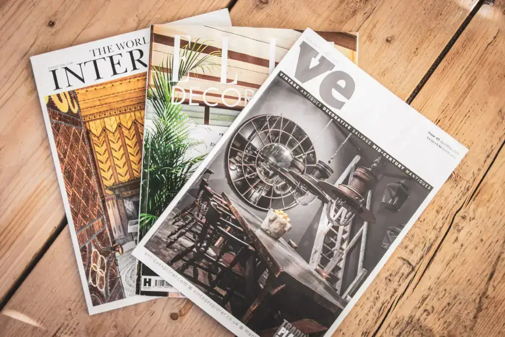 Modern gestaltete Magazine mit Softcover und Rückstichheftung – individuelle Layouts und Drucke für Verlage und Unternehmen.“